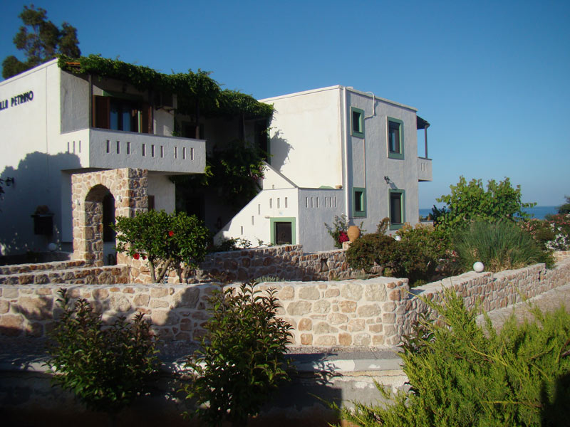 Villa Petrino, Xerokambos